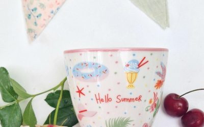 MITTSOMMER BEI BUNTSCHMUCK
